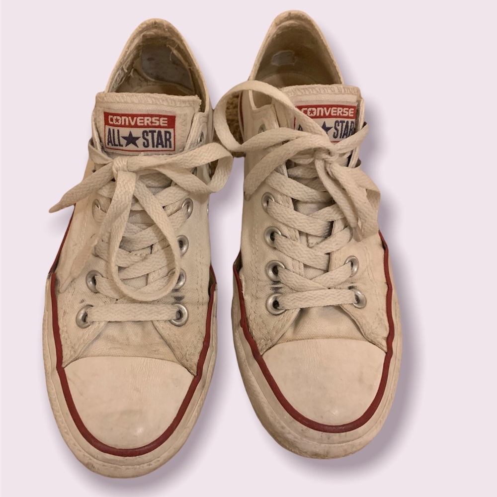 White Low-top Converse All Star